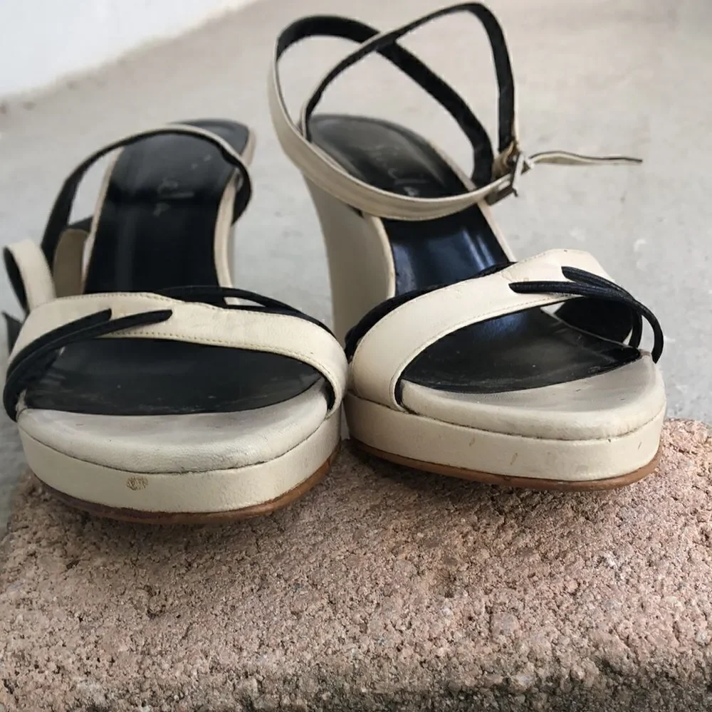 Sinela Wedged Sandals